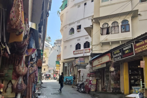 أودايبور: جولة تراثية سيرًا على الأقدام وتناول الطعام