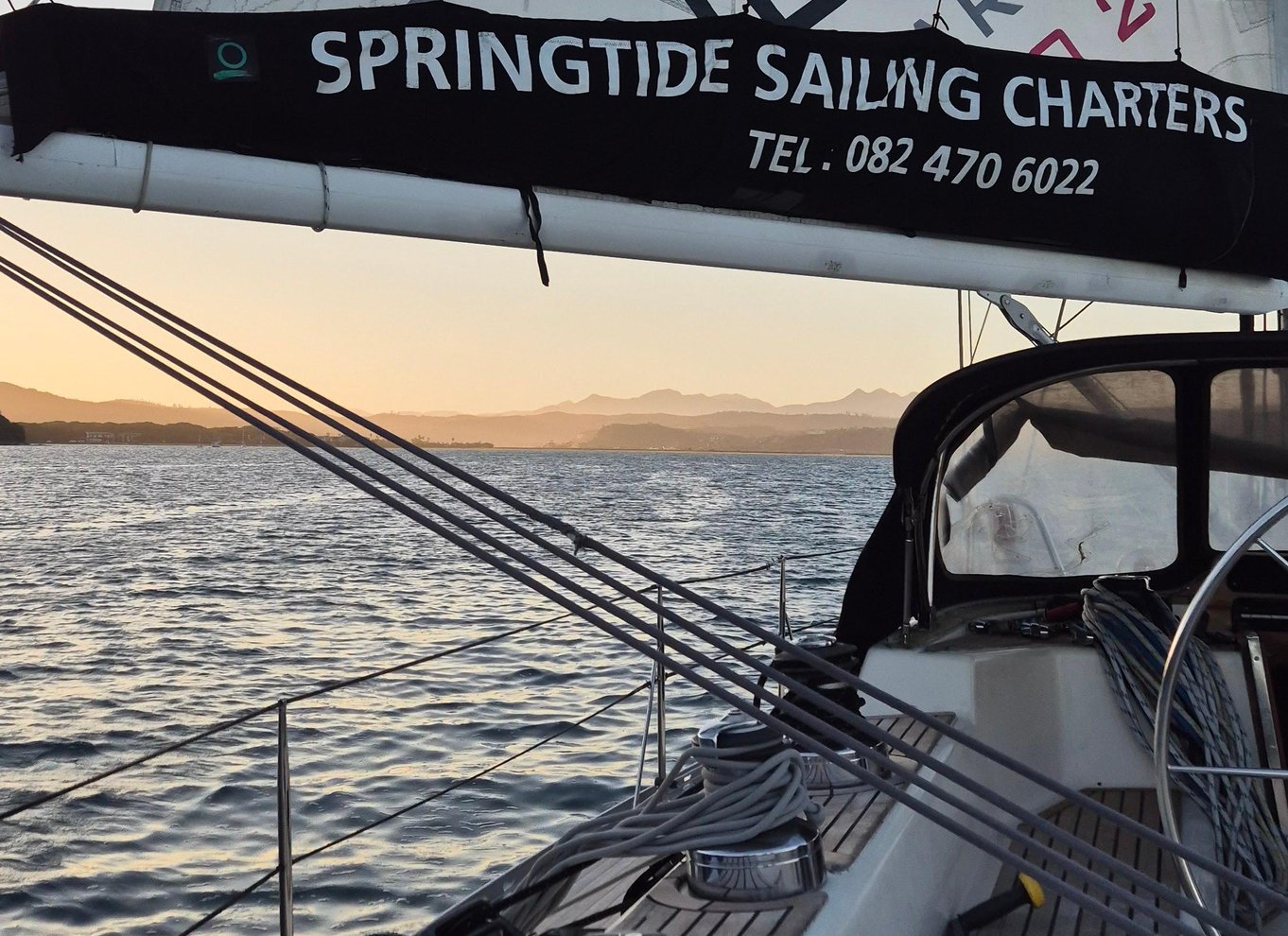Knysna Sunset Sailing Cruise med let middag og vin