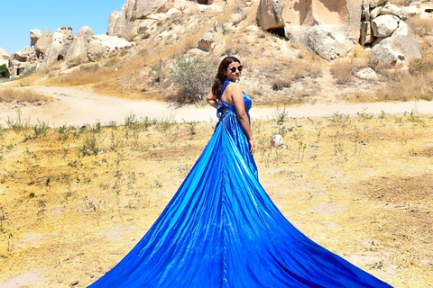 Cappadocia: Private Photoshooting with Flying Dress Classic Car Shooting