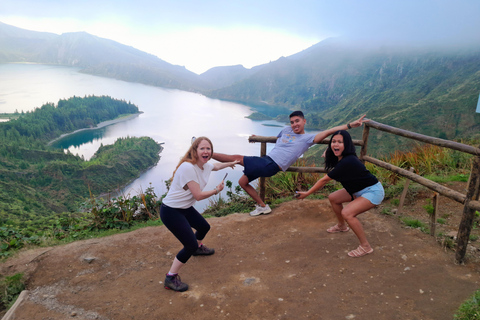 Ponta Delgada: West Circle Tour, Sete Cidades &amp; Fire volcanoTillvalstur med lunch