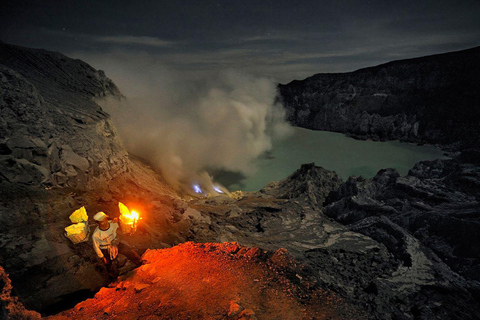 Ijen Crater Trekking Tour from Bali or Banyuwangi From Bali: Ijen Crater Trekking Tour