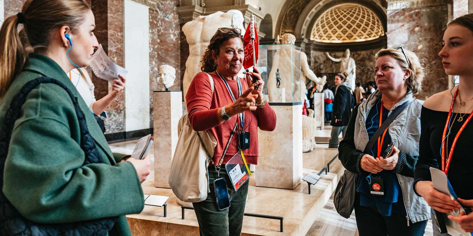 Paris: Louvre Museum Tour Mona Lisa & Iconic Masterpieces