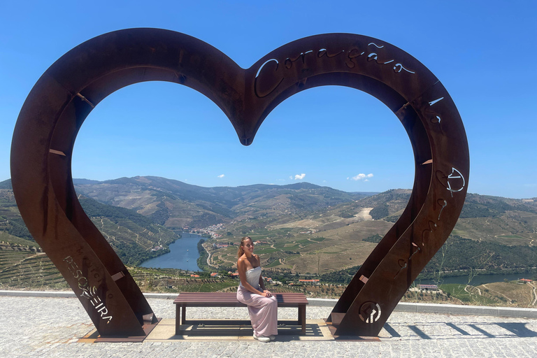 Porto: Douro Valley Wine Tour with a Sommelier &amp; Boat Trip