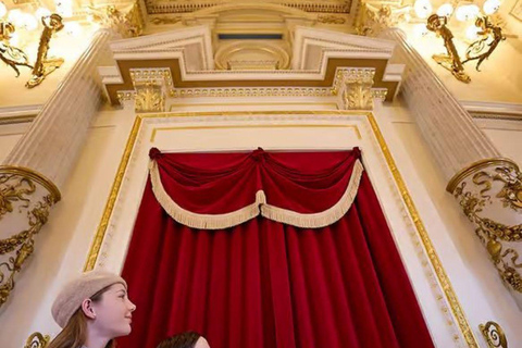 Dresden: Semperoper Family Guided Tour of Hansel and Gretel Dresden: Hansel and Gretel Family Tour