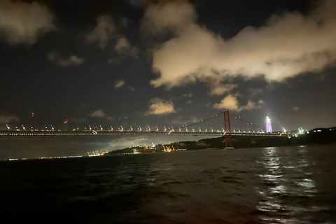 New Year’s Eve Luxury Boat – DJ, Buffet & Open Bar