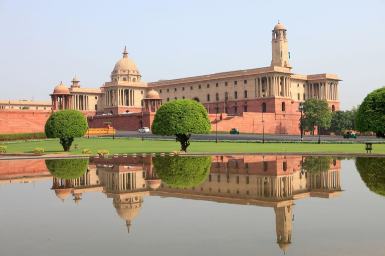 Desde el aeropuerto IGI: Visita guiada de la Vieja y Nueva Delhi en escalaVisita de 8 horas a la Ciudad Vieja y Nueva Delhi