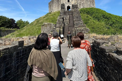 كارديف: جولة طعام نكهات المدينة مع مرشد سياحي تتضمن 8 تجارب تذوقكارديف: جولة طعام نكهات المدينة مع م