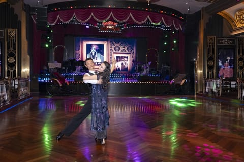 Shanghai: Paramount Ballroom Dinner & Dance Experience