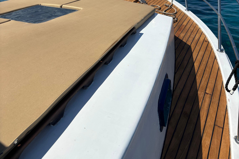 Private Classic Duffy Boat Charter to Comino Private 4 Hr Classic Duffy Boat Charter to Comino