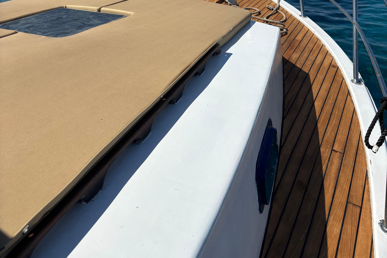 Private Classic Duffy Boat Charter to Comino Private 4 Hr Classic Duffy Boat Charter to Comino