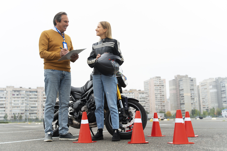 Clases de Scooter y Moto de YakartaClases de scooter y moto en Yakarta