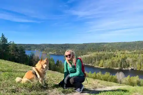 Oslo: Naturskön vandring med hund och lokal guide