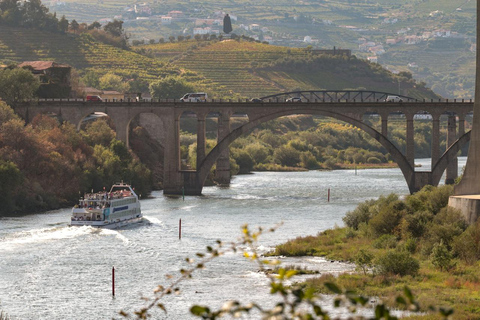 Porto/Regua/Porto (i z powrotem): Rejs po rzece Douro + lunchWeekend Régua-Porto