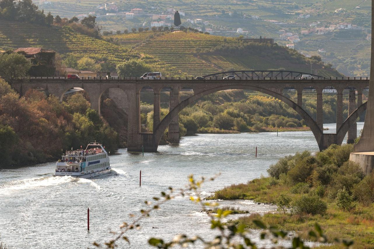 Porto/Regua/Porto (i z powrotem): Rejs po rzece Douro + lunchWeekend Régua-Porto
