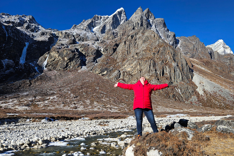 Conquista la Joya de la Corona: Excursión al Campo Base del Everest (14 días)