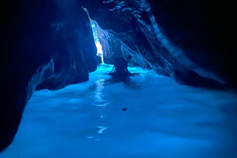 Dubrovnik: private Elaphiti Islands Boat Tour with Bar