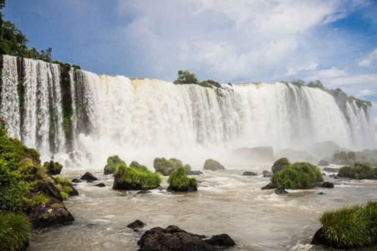 Dwudniowa wycieczka do wodospadów Iguazu z biletem lotniczym z Buenos Aires