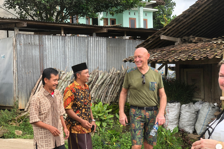 Yogyakarta: Borobudur Climb Up & Selogriyo Rice Terrace Tour