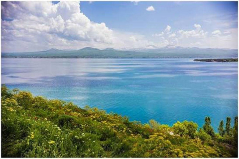 2 Countries in 1 Day:From Tbilisi to Armenia-Sevan & Yerevan