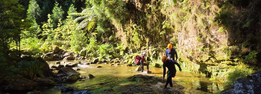 Canyoning en hauteur : circuit de canyoning de niveau moyen à élevé