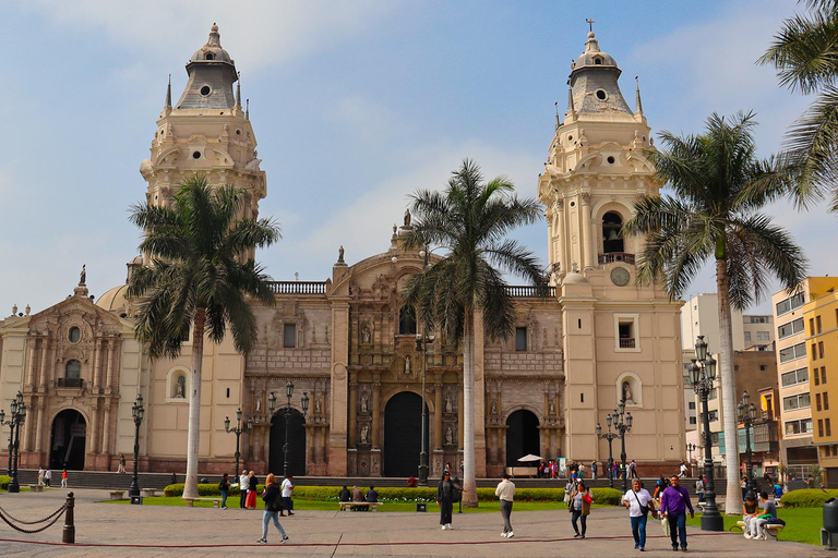 Tour della realtà di Lima: Baraccopoli + Pranzo + Tour della cittàCon il Porto di Callao