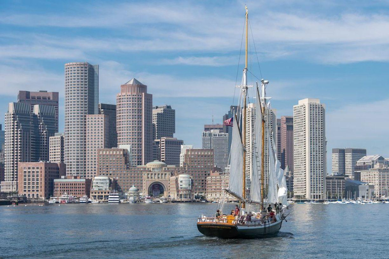 Boston: Tall Ship Harbor Sail mit Brunch-Option am WochenendeWochenend-Brunch auf dem Großsegler Liberty Star