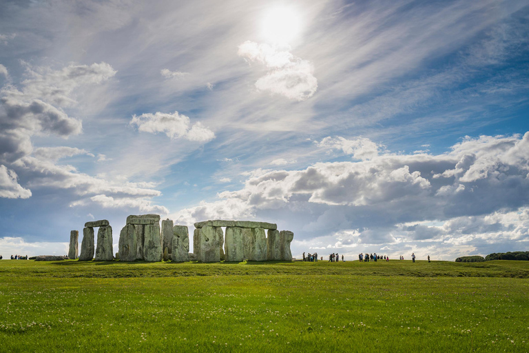 Von London aus: Stonehenge Inner Circle &amp; Windsor Open Top BusStonehenge Besuch &amp; Windsor Open Top Bus Tour