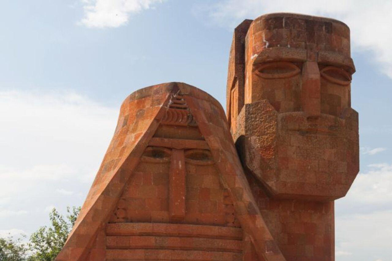 巴库出发：卡拉巴赫、汉肯迪与舒沙一日游