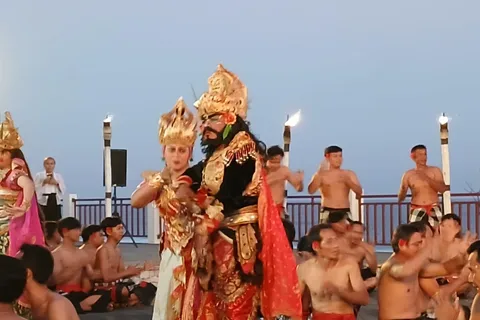 Bali : Circuit BALI SUD Danse Kecak au coucher du soleil et dîner
