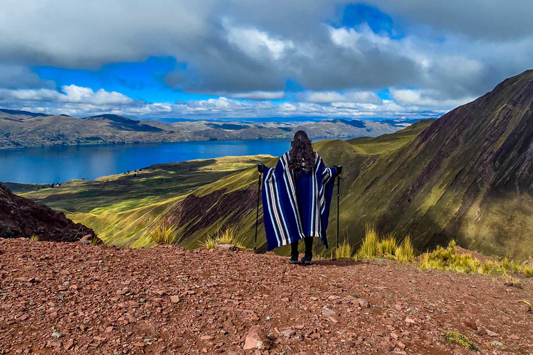 From Cusco: Pallay Poncho Easy Hike with Lunch Pallay Poncho Easy Hiking Adventure—No Crowds (Group Tour)