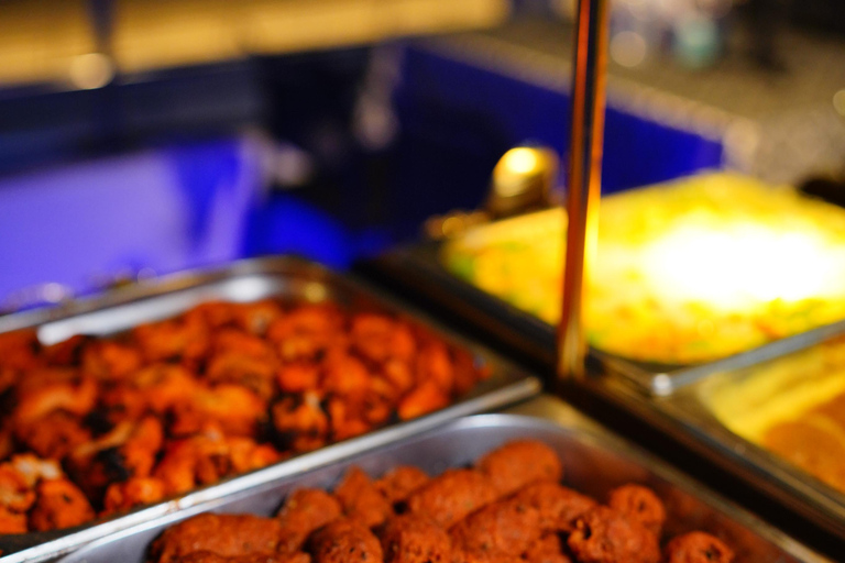 Dubai Marina Dinner Cruise with Buffet & Live Entertainment