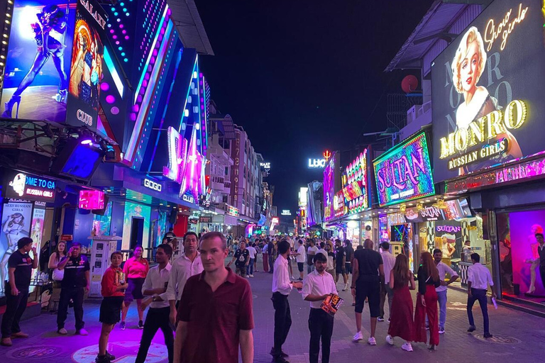芭堤雅：夜生活之旅（含屋顶酒吧和步行街）Pattaya: Nightlife Tour with Rooftop Bar &amp; Walking Street