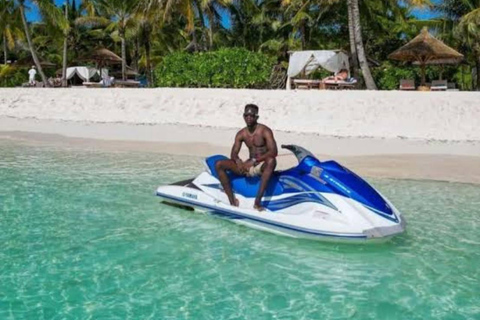 Sansibar: Kiwengwa Beach mit Jet-Ski-Abenteuer.Sansibar: Kiwengwa Beach mit einem Jet-Ski-Abenteuer.