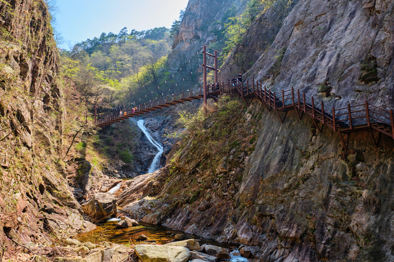 Seoraksan Hiking: Ulsanbawi, Biryong Falls & Finisher Gift B) Hiking Only Shared Tour, Meet at Mt. Seorak