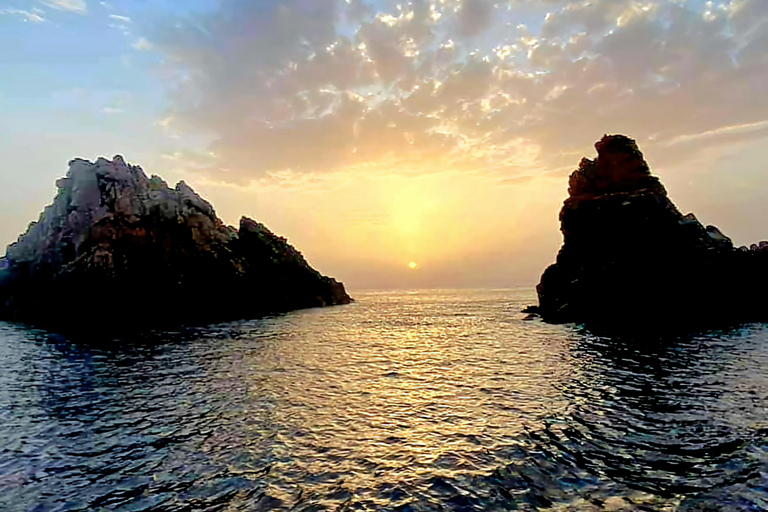 Sagone/Cargese: Calanques de Piana Sunset Apero semi-rigide From Cargèse: Sunset Cruise To The Calanques de Piana