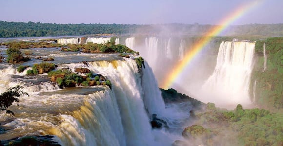 Buenos Aires: Private Tagestour zu den Iguazú-Wasserfällen mit Flug