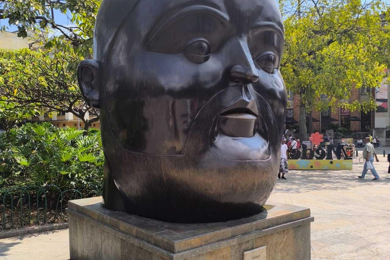 Medellín Through Time – City Sightseeing Tour | Subway, Metrocable, and Historic Center