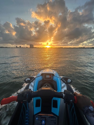 Miami: Biscayne Bay Jet Ski Rental & Free Boat Ride