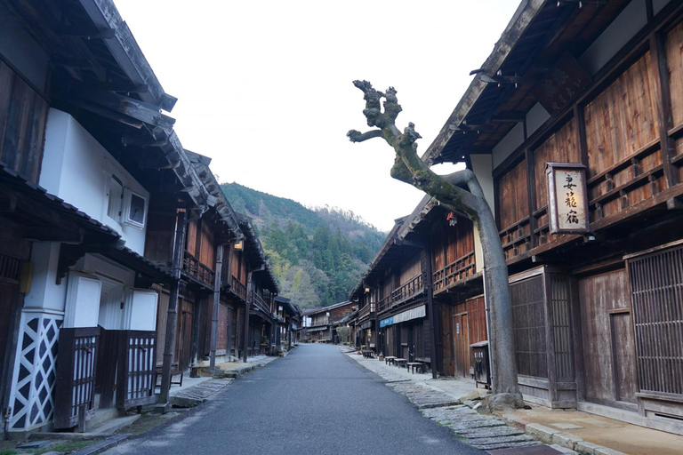 Från Nagoya: Enakyo, Magome-juku &amp; Tsumago-juku 1D BussturKinesiska (8:20 Mötesplats)