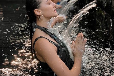 Ubud: Water Purification at Pura Mengening (All included) Group Experience with transport