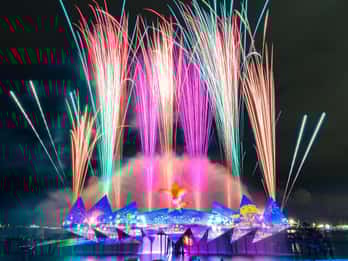 Singapore efter mörkrets inbrott: Sentosa Cable Car & Wings of Time Show