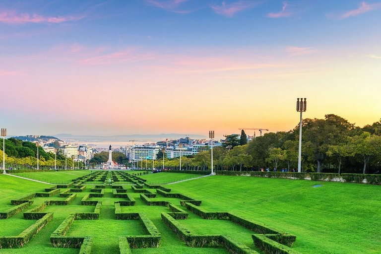 Lisbon: 2h or 4h Private TukTuk Tour with a True Local Guide 4-Hour Tour: Old Town, City Center and Belém district