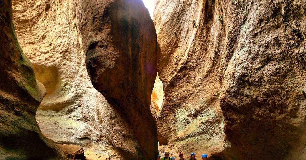 tenerife-barranco-de-los-arcos-tenerife-de-canyoning-getyourguide