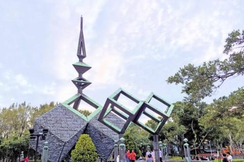 Taipei Short Walking Sightseeing Tour - Image 2