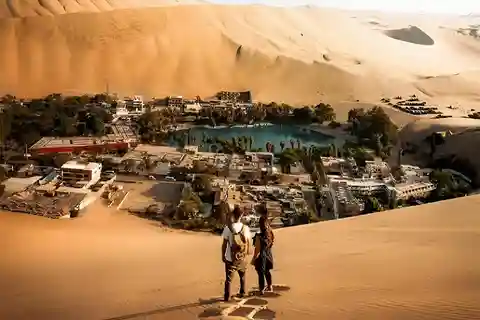Lima : Excursion d'une journée à Paracas et à l'oasis de Huacachina avec vin et dunes