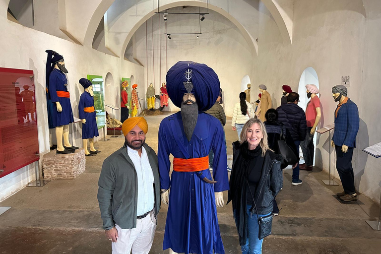 Amritsar: Golden Temple, Jallianwala Bagh, Wagah Border Tour