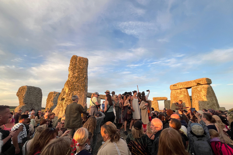 From London: Stonehenge Summer Solstice Sunrise Tour
