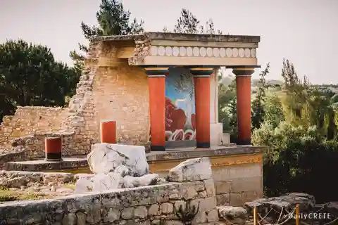 Heraklion: Private Zeus Cave, Winery, Lunch, Knossos Palace