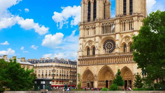 Paris: Notre-Dame Guided Tour with Skip the Line Access