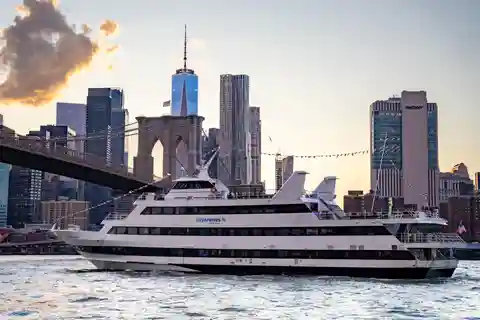 NYC: Wigilijny lunch w formie bufetu lub kolacja podczas rejsu po porcie